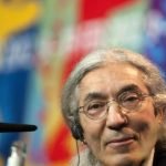 ماكرون ينتقد الاحتجاز التعسفي لصنصال في الجزائر ويعتبر تسوية وضعه هامة “لإعادة بناء الثقة”