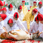 أمير المؤمنين يؤدي صلاة عيد الأضحى المبارك بمسجد الحسن الثاني بتطوان ويتقبل التهاني بهذه المناسبة السعيدة