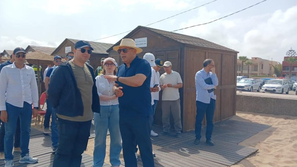 عامل النواصر يشرف على موسم الاصطياف بشواطئ دار بوعزة