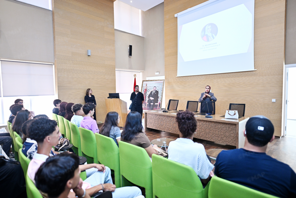 المدرسة الوطنية للتجارة والتسيير بمراكش تستقبل فوجها الـ23 ببرنامج حافل للإدماج الجامعي