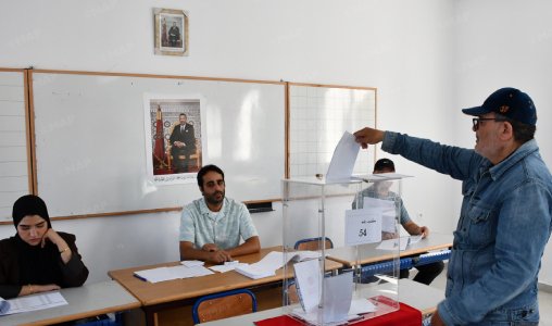 إقبال الناخبين في طنجة-أصيلة على صناديق الاقتراع لاختيار ممثليهم في البرلمان
